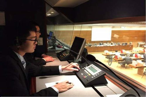 同聲傳譯工作背后的辛酸 翻譯服務(wù)光環(huán)下的無聲挑戰(zhàn)